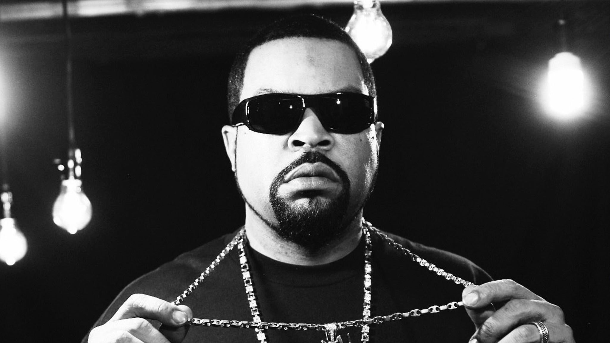 Ice cube feat. Ice Cube 2020. Айс Кьюб 2022. Ice Cube 2 Chainz. Айс Кьюб черно белое.